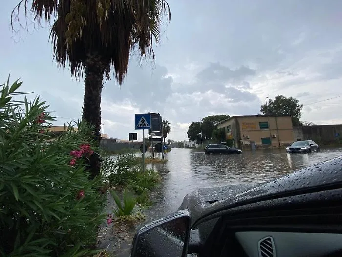 Temporale estivo su Catania e provincia, allagamenti e auto in panne