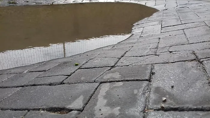 Naro, proteste per una buca sulla prima rampa della strada che conduce al vecchio duomo