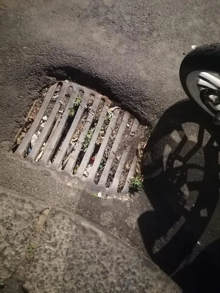 Catania: tombino otturato via Borrello angolo via Fullone