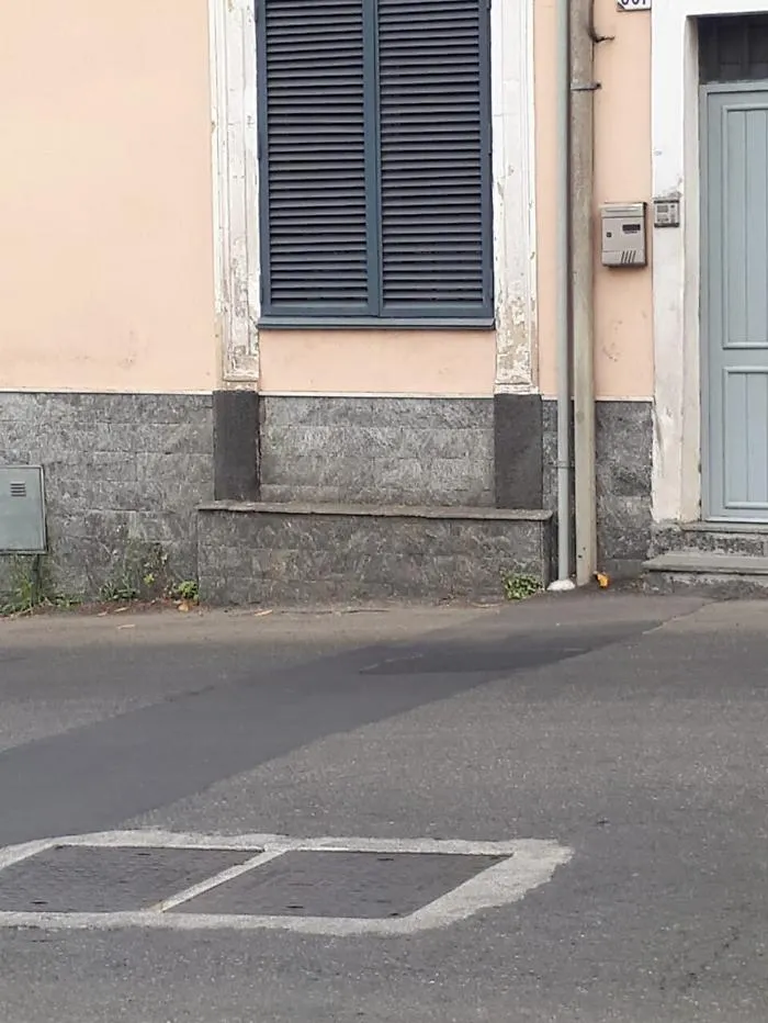 Catania, tombino rumoroso in via Palermo disturba intero condominio