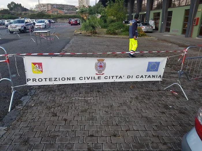 Catania, attivo all'ex mercato ortofrutticolo il drive-in tamponi Covid