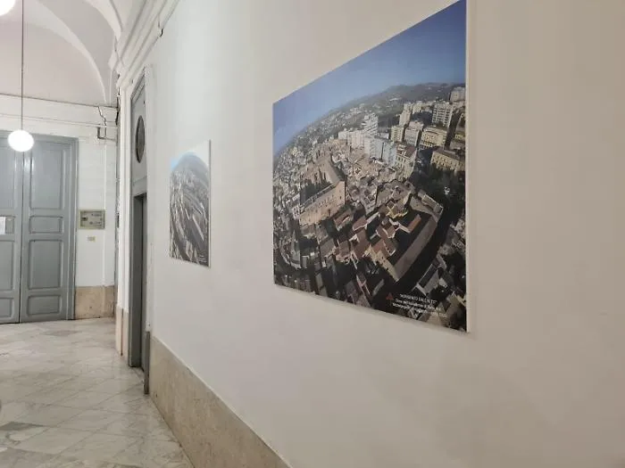 I corridoi del municipio di Agrigento si trasformano in una galleria fotografica permanente