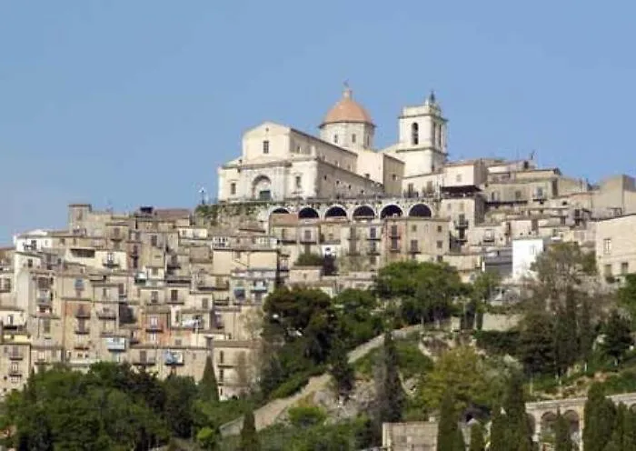 "Alle falde del Kilimangiaro", Geraci Siculo candidato al "Borgo dei Borghi 2020"