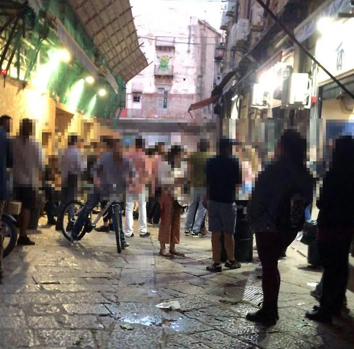 Covid, a Palermo locali aperti e gente in giro dopo le 22: multe salate