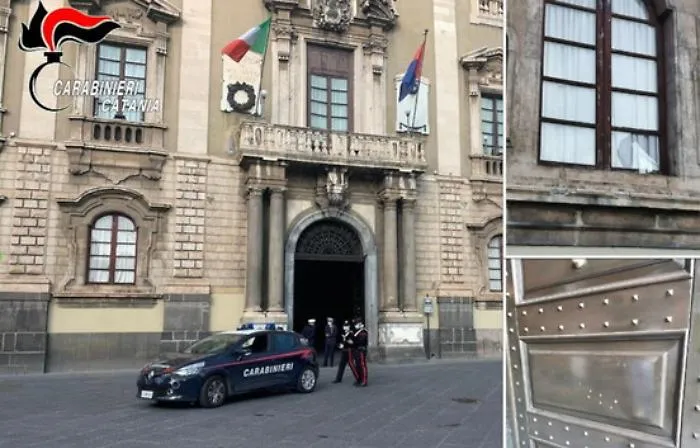 Catania, lancia sassi e rompe i vetri delle finestre del Comune