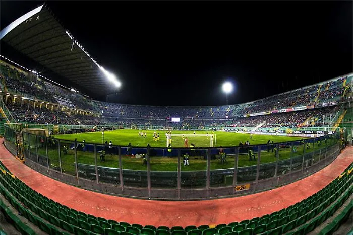 Palermo, tre tifosi entrano al "Barbera" per seguire partita: denunciati