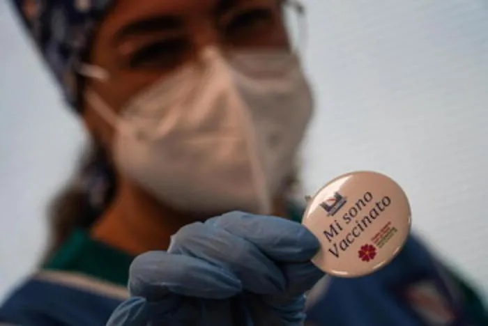 Covid, l'Italia si vaccina: dalla Lombardia alla Sicilia ecco chi ha gi&agrave; ricevuto dose