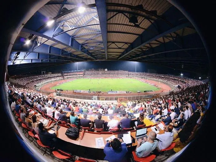 Catania, testa di maiale al Massimino
Macabro avvertimento per Lo Monaco