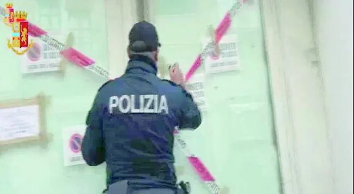 Cibi scaduti e locali sequestrati a Catania: i controlli non si fermano