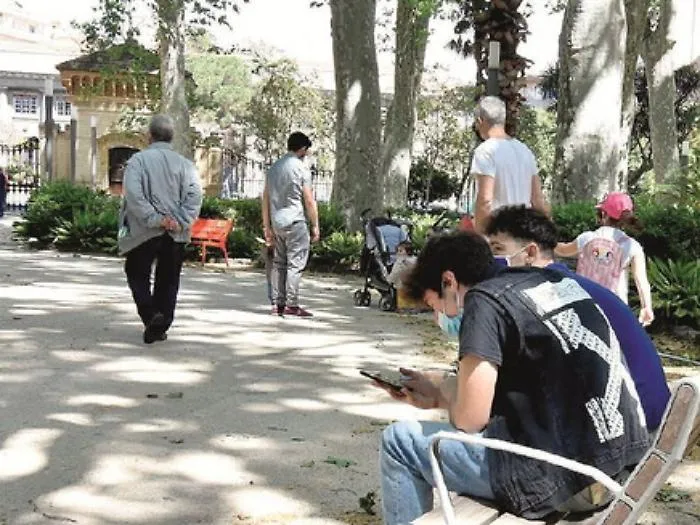A Catania paura per i nuovi focolai 
di Covid: &laquo;Positivi sono usciti da casa&raquo;
