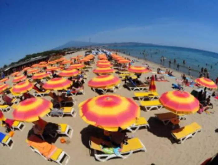 Covid, troppe incertezze, in Sicilia solo un lido su cinque &egrave; pronto a riaprire