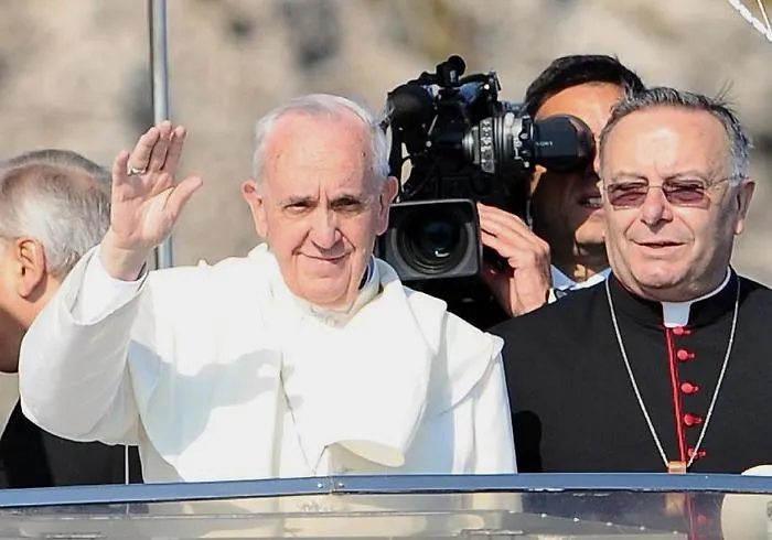 Covid, tampone anche al Papa dopo che il segretario del cardinale Montenegro &egrave; risultato positivo