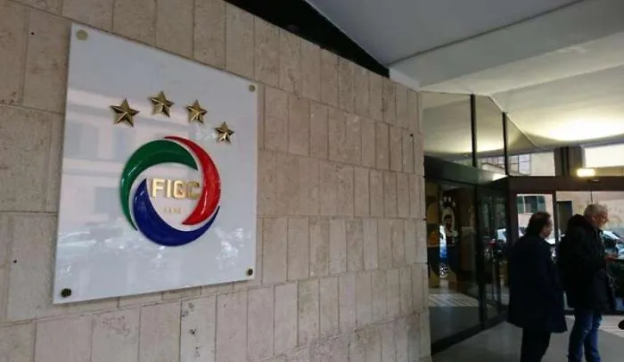 Calcio nel caos: una sentenza cambia i criteri per i ripescaggi, ora anche il Catania spera