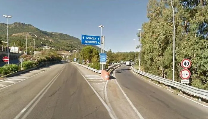 Scontro fra 3 auto lungo Palermo-Sciacca: due feriti gravi, tra cui bimbo