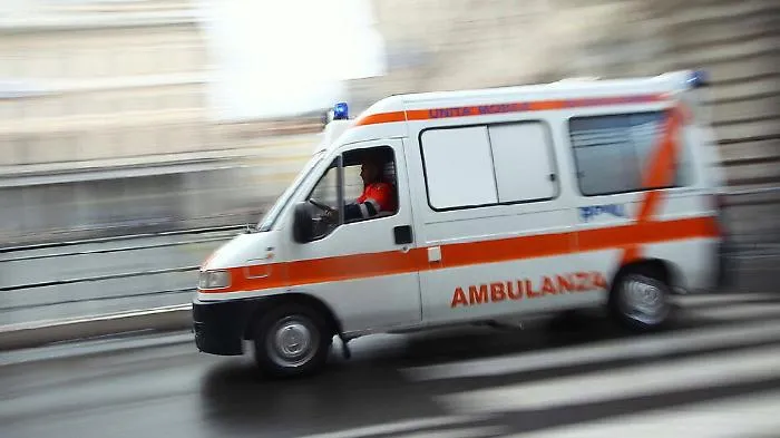 Scontro frontale sulla Palermo-Agrigento, muore 22enne, 4 feriti