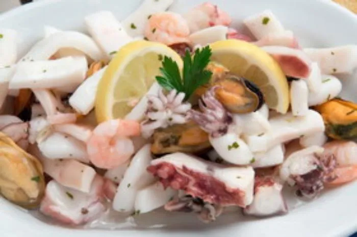 Marsala, mangiano insalata di mare e cous e cous: 50 persone in ospedale