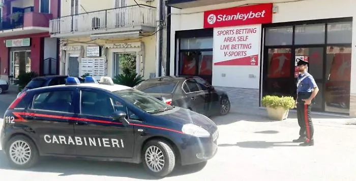 Raddusa, scommesse illegali in sala Internet Point: denunciato il titolare