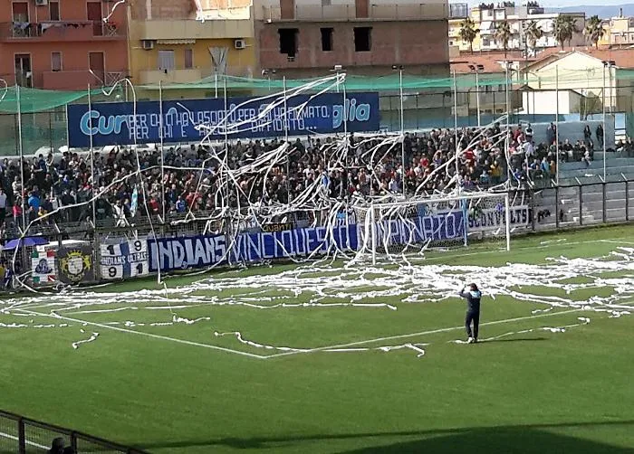 Gela Calcio, emessi Daspo per i tifosiche hanno minacciato i giocatori