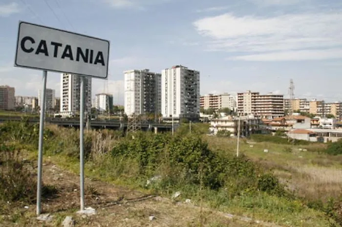 Catania, un fucile e una pistola trovate in un terrazzo a Librino