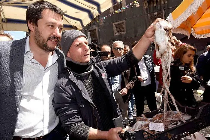 &ldquo;Puppi&rdquo;, &ldquo;masculini&rdquo; e &laquo;fozza Savvini&raquo;: la pesca grossa di Matteo fra i delusi