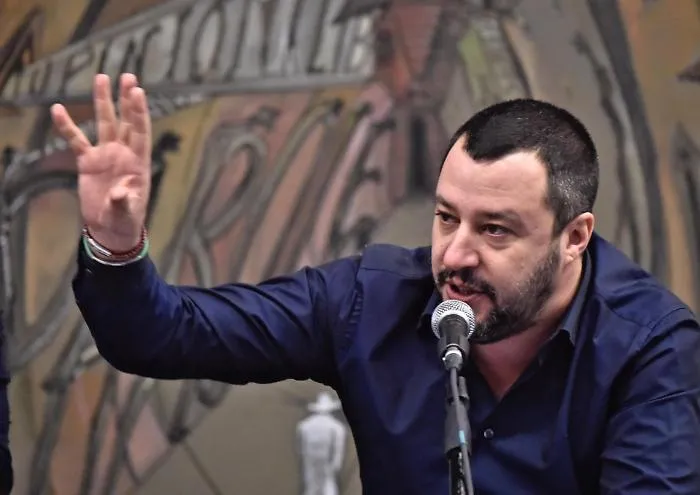 Migranti e Ong, Salvini all'attacco: &laquo;Questo &egrave; scafismo di Stato&raquo;