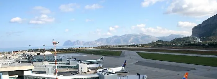 Viveva segregata dal marito in Egitto, salvata una donna ragusana in arrivo all'aeroporto di Palermo