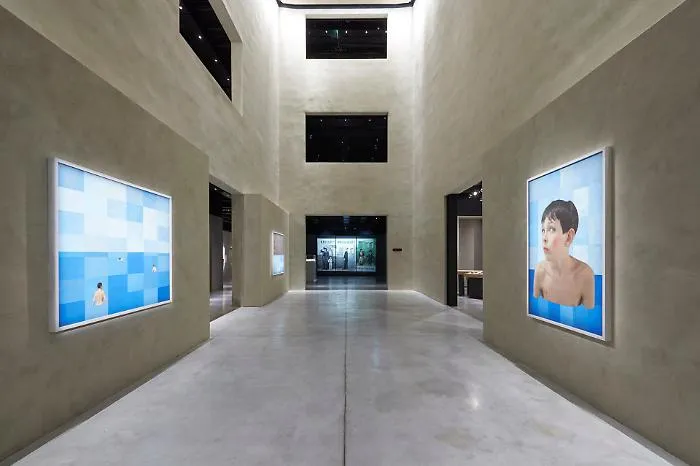 Mostre: all'Armani Silos di Milano i "racconti immaginari" di Paolo Ventura
