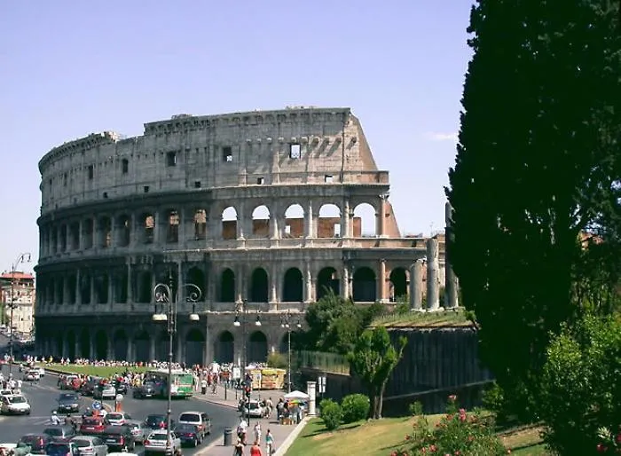 Gita a Roma da incubo per 40 alunni della "Cavour" di Catania: tutti intossicati