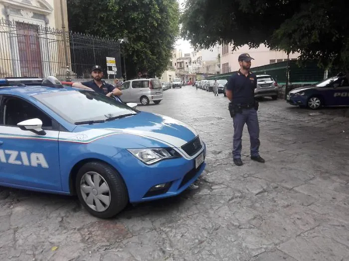 Palermo, sulla Panda con i figli e tre chili di hashish: arrestati coniugi