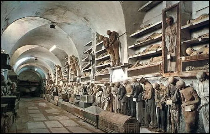Scoperta in Sicilia mummia con la malattia delle "dita a ragno"