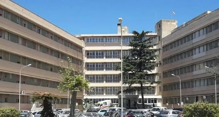 &laquo;Devi salvare mio padre&raquo;, botte a infermiere dell'ospedale di Milazzo