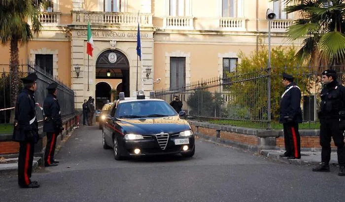 &laquo;Ad Acireale Cosa Nostra comanda&raquo;, cancellata scritta  e non solo...
