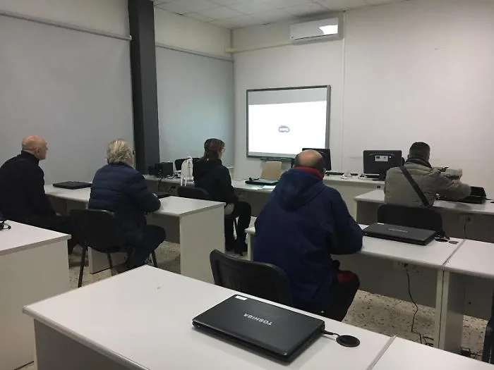 A Catania l'unica scuola  per "tardivi digitali"