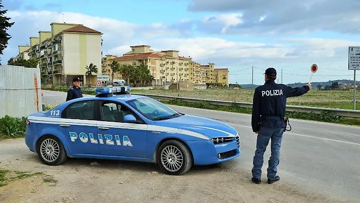 Canicatt&igrave;, false assicurazioni acquistate on line