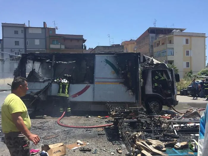 Gela, esplode bombola di gas al mercato rionale: sei feriti, due sono gravissimi