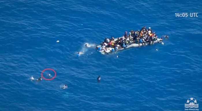 La Ong Sea Watch: &laquo;Un gommone carico di migranti &egrave; naufragato al largo della Libia&raquo;