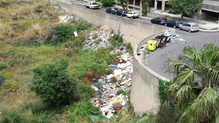 Catania: ecco  il quartiere della spazzatura!