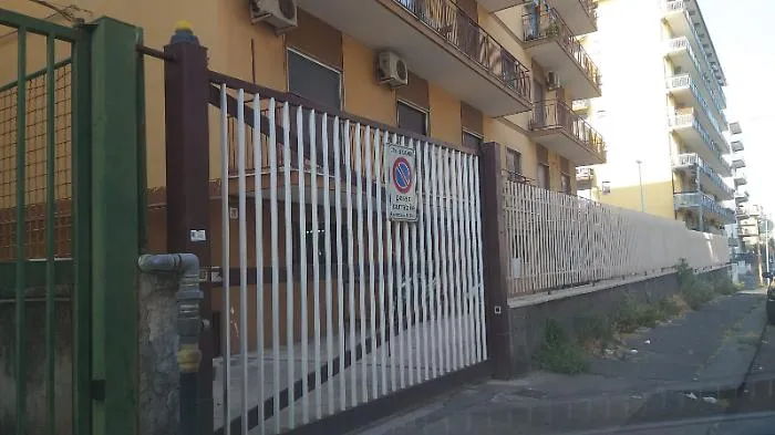 Catania: non siamo in campagna ma in Via Eleonora D'Angi&ograve;