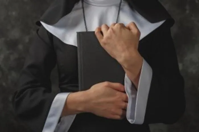 Suora si innamora e il convento, senza guida, &egrave; costretto a chiudere