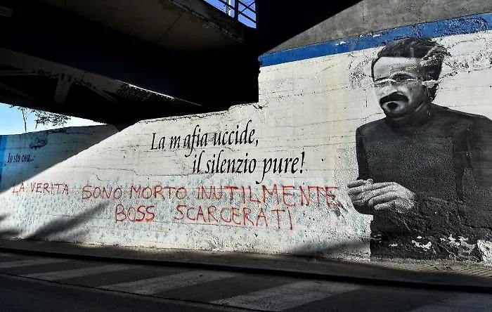 Catania, vandalizzato il murales dedicato a Peppino Impastato