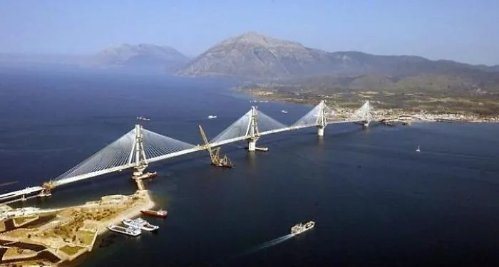 Il Ponte sullo Stretto divide: coro di &laquo;no&raquo; al tunnel proposto da Cancelleri