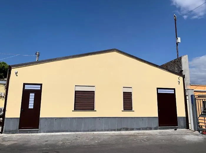 Catania, nuovi bagni e docce all'Help Center della Caritas