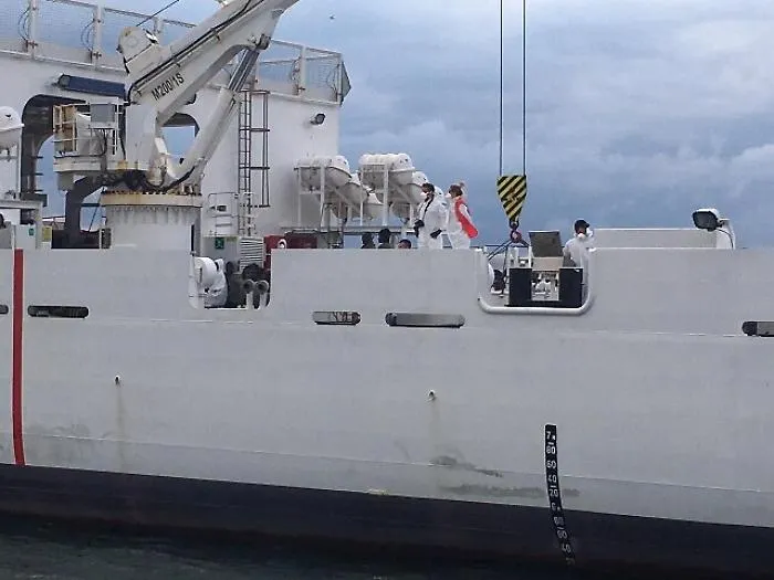 Nave "Diciotti" con 67 migranti, duro scontro tra  Salvini e Toninelli