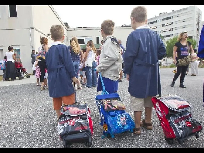 Prima campanella dell'anno a Palermo: gli studenti in classe, le cattedre al completo e il nodo mense