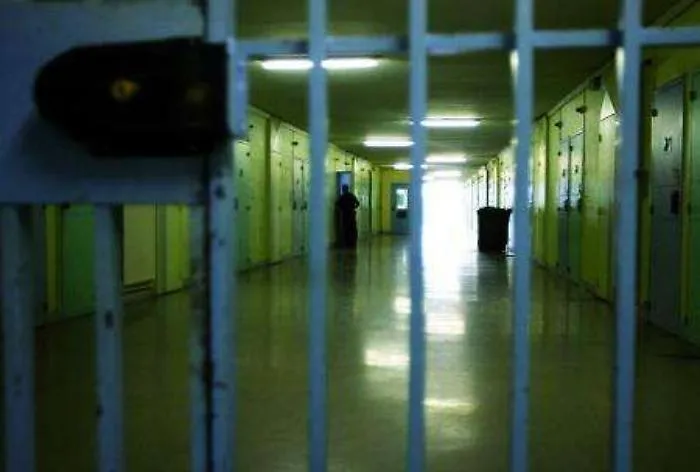 Carcere di Caltagirone senz'acqua, la protesta dei 200 detenuti