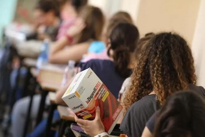 Buste paga pi&ugrave; pesanti per i docenti con la firma del nuovo contratto: ecco gli importi