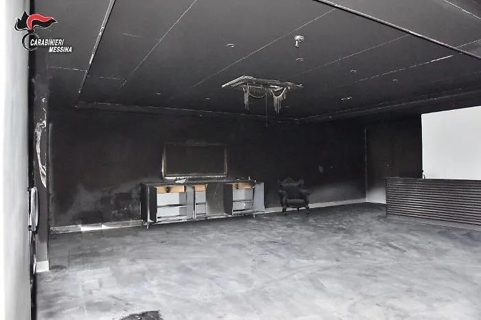 Incendiarono locale per vendetta, arrestati da Cc a Messina