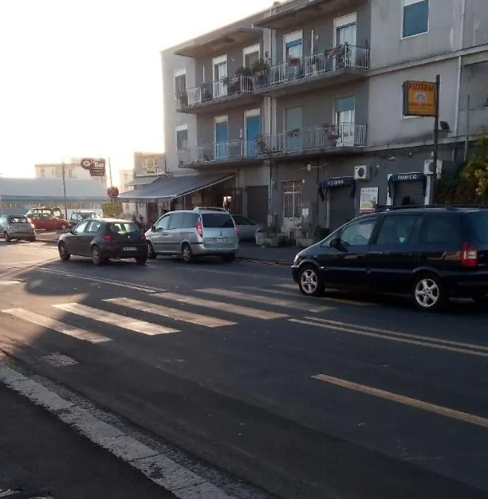 Quel semaforo pedonale che manca a Nesima Superiore 
