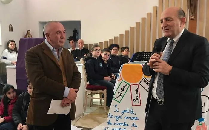 Taormina,  mecenate Antonio Presti porta arte e bellezza in corsia ospedale