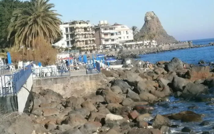Sindaco di Aci Castello a Salvini: &laquo;Perch&egrave; non ci affidate Lido dei Ciclopi?&raquo;